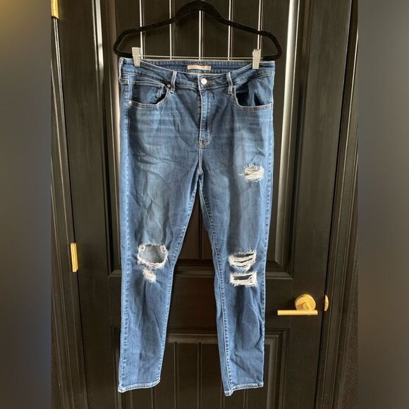 Levi's Denim - Levi's 721 High Rise Skinny Medium Wash Jeans | SIze 33